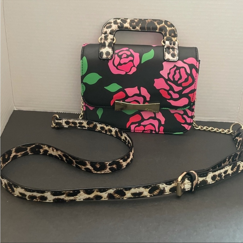 Betsey Johnson handbag/ crossbody